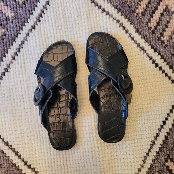 DEFINERY Loop Cross Croc-Embossed Leather Flat Sandals in Obsidian (Black) NWT - Picture 4 of 5